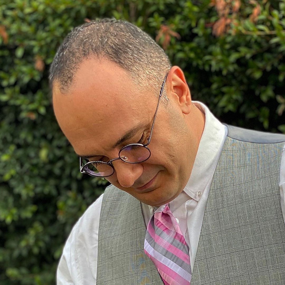 احسان کرمی دستامو میگیری