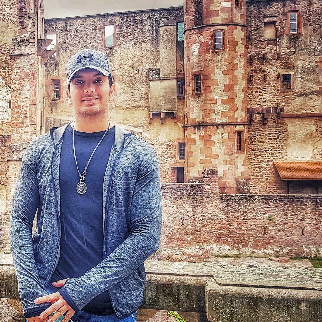 فرزاد فرزین بانو