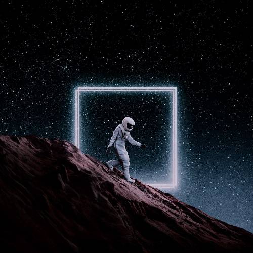 دانلود آهنگ مودبم و دور و برم حواسم به همه هست 