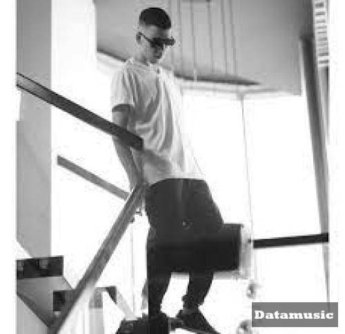 دانلود آهنگ به یکی خوردم یهو شدم به کل خمار نگاش کوروش