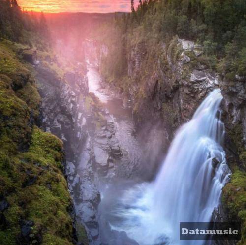 دانلود آهنگ تو چشات نقاشیه عشقت بدون حاشیه 25 باند