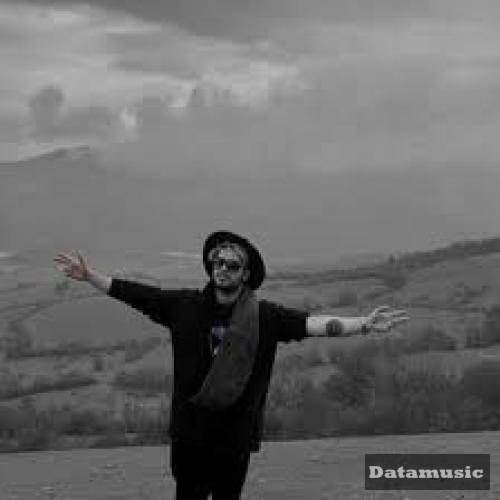 دانلود آهنگ نیست کنارم شانیکو