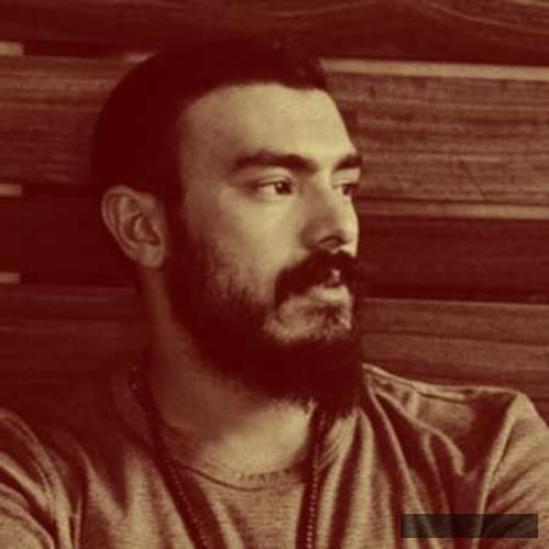 دانلود آهنگ  ماه قشنگم تو یه رازی واسه ی این دل تنگم امیر چهارم