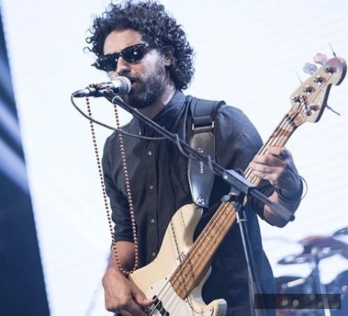 دانلود آهنگ بالاخره یه روز مثل بچگیام از ته دلم میخندم  آرش سعیدی