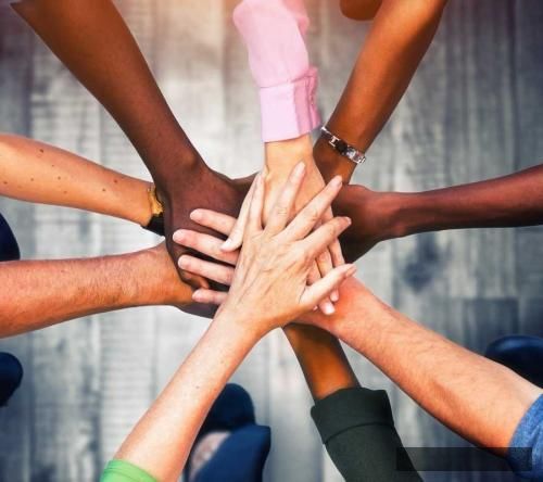 دانلود آهنگ قوی بمون همه جا پر لاشخوره تو هنو ماستی داشت آشخوره هیپهاپولوژیست و کاگان