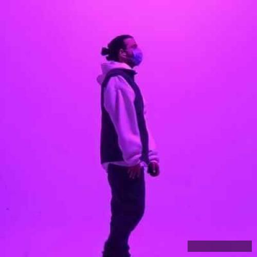 دانلود آهنگ دو تا چیز جذابیم منو و شغل ثابتم چون که نابغم متفاوتم سینا ساعی