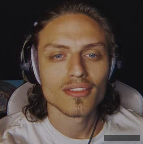 دانلود آهنگ قلب شیشه ای پوبون