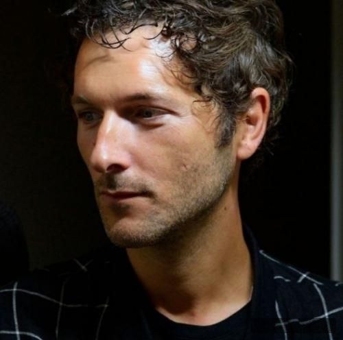 دانلود آهنگ شیدز اف بلو آرون