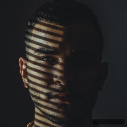 دانلود آهنگ خسته ام از ارزوهام که موند پشت ویترین مهیار