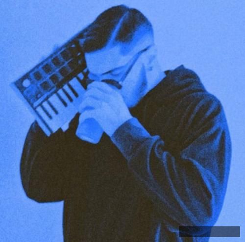 دانلود آهنگ آسمون شهر رادوچی