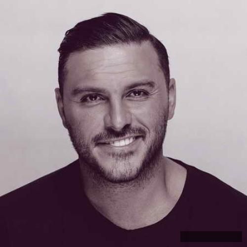 دانلود آهنگ من هرچی میخوامو تو تو دیدم همه آیندمو رو تو چیدم آرمین زارعی