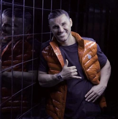 دانلود آهنگ با تو عاشق ترم از همیشه آدم با تو مگه بد میشه آرمین زارعی