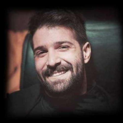 دانلود آهنگ با تو دلم را میزنم به دریا دست تورا نمیدهد دست من از دست حمید هیراد