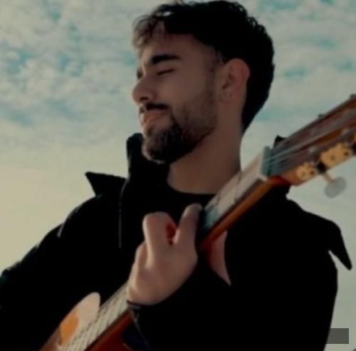 دانلود آهنگ هنوزم توی اون شب  