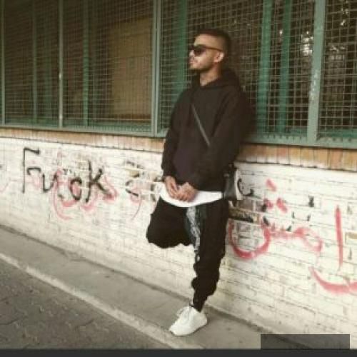 دانلود آهنگ میزنم لبخند تو حال مستی آرزوم سوخت با دلار شصتی ایسین