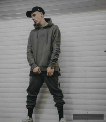 دانلود آهنگ اگه من رو میخوای فقط راست بگو وصله تنم الآن به یه تار موت کوروش