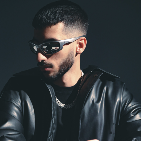 دانلود آهنگ میخوان تا یه جا وایسته ولی تا ته پاشه رو گاز آیسم