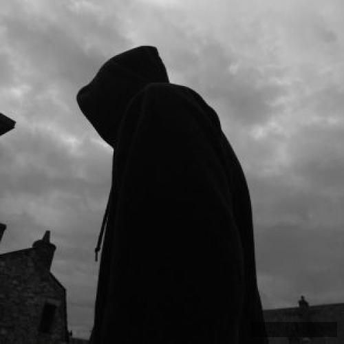 دانلود آهنگ حرفات چشمات دستات فقط مال منه ناشناس