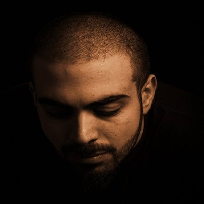 دانلود آهنگ پاشو قد خم نکن همه لحظه هارو بشمر بهرام