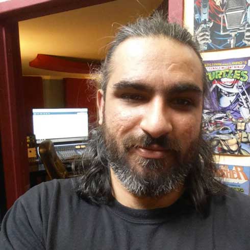 دانلود ریمیکس تابلوی راهنما تو راهروهای شلوغ ذهنی هیچکس