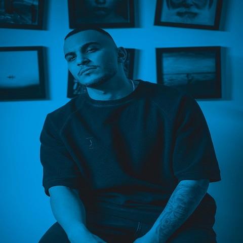 دانلود آهنگ بغلم کن بغل کن روحمو که خسته اس بغلم کن همین الان مهیار