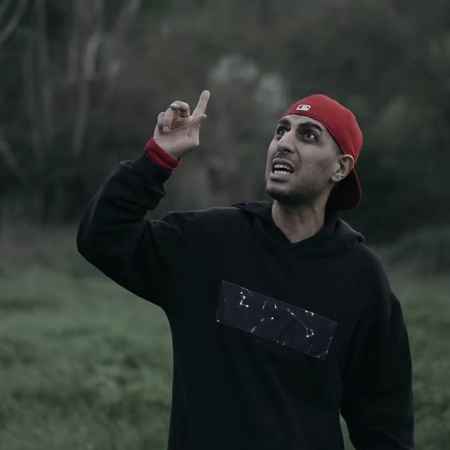 دانلود آهنگ میزنیم املت تو بزن کتلت میارم نمکارو برات پیشرو