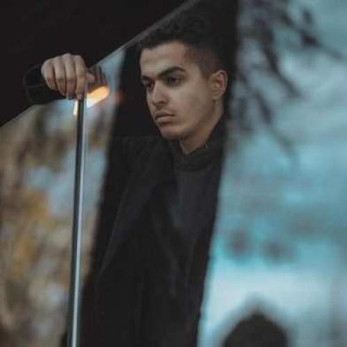 دانلود آهنگ دوست دارم مثل یه قایق باشم توی آب تنها بهزاد لیتو