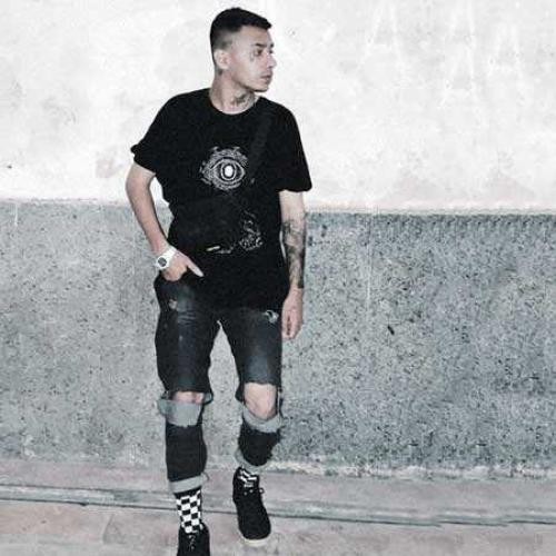 دانلود آهنگ به جز من کی منتظره بدی تکست بش امیر فخار