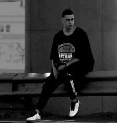 دانلود آهنگ پیشم نبود تو سختی هیچکس دارم قوی تر میشم شایان یو