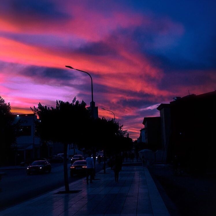 دانلود آهنگ یاه یاه دوستت دارم تو ماه را به من بده Sayan