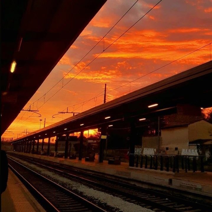 دانلود آهنگ با خیالت بی خیالم تونه دارم سی روز تنگ