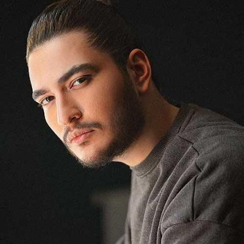 دانلود آهنگ تو چشات فرق داره برق داره نگات انگار یه ابه رو آتشیه صدات نیواد