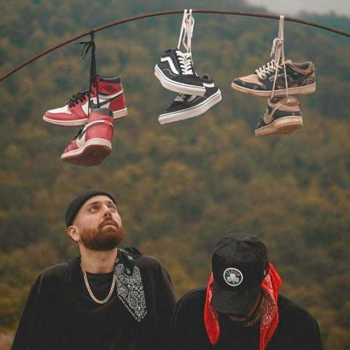 دانلود آهنگ هم گازه فندکش تموم شده هم شب شده هیپهاپولوژیست