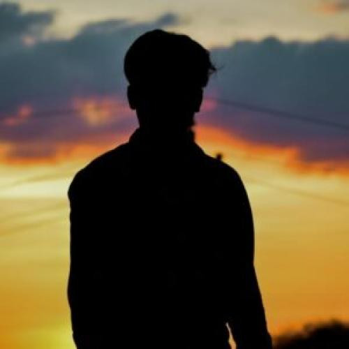 دانلود آهنگ قربون حرف زدنت بشم که باعث شده عاشقت بشم میلاد راستاد