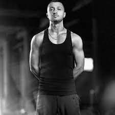 دانلود آهنگ دوستت دارم اونقدر که لنگم باشم واسه تو پول هست شایع