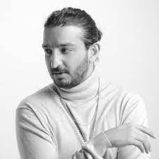 دانلود آهنگ من صلح طلبم و عاشق عاشق و جنگ هم شه میبرم ماشه به ماشه سینا ساعی