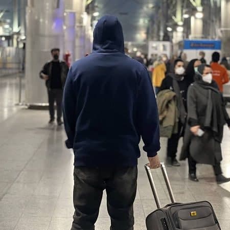 دانلود آهنگ اینجا فرق داره رنگه شباش وقتی حبسی تو خودت پ سخته فرار مسلک