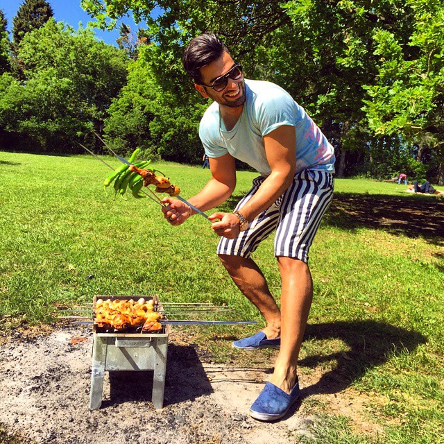 دانلود آهنگ اینجا خودی میزنه به خودیو همه تو کف یه استوریو تهی