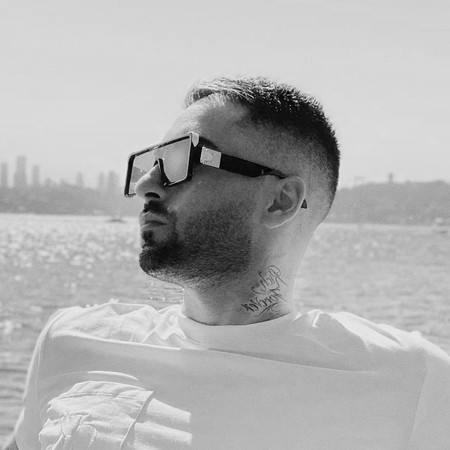 دانلود آهنگ حالت بده آرتا نیستش بگه چته آرتا