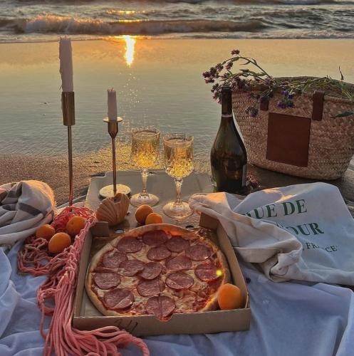 دانلود آهنگ میکشتم آروم این روزا که بارون شوره اشکامو ولی تو با اون  