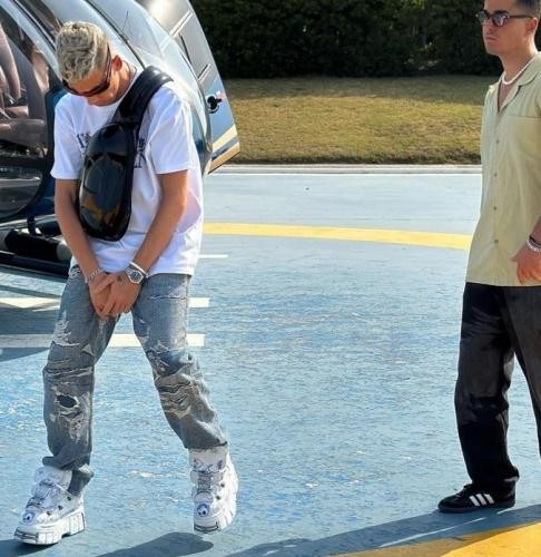 دانلود آهنگ برگرد همه کس من  کوروش وانتونز و سوگند 