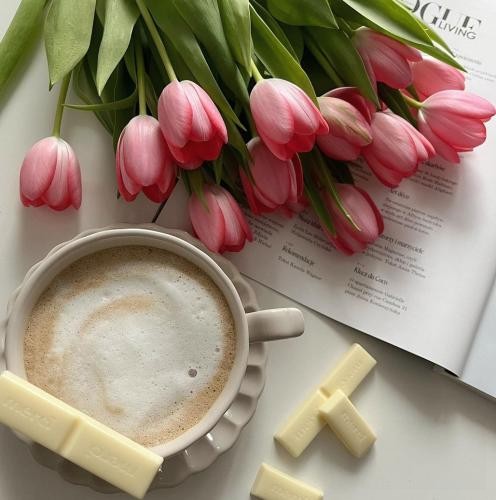 دانلود آهنگ رفتی موندم الان تک و تنها دست بر نمی دارن رعد و برقا لنا