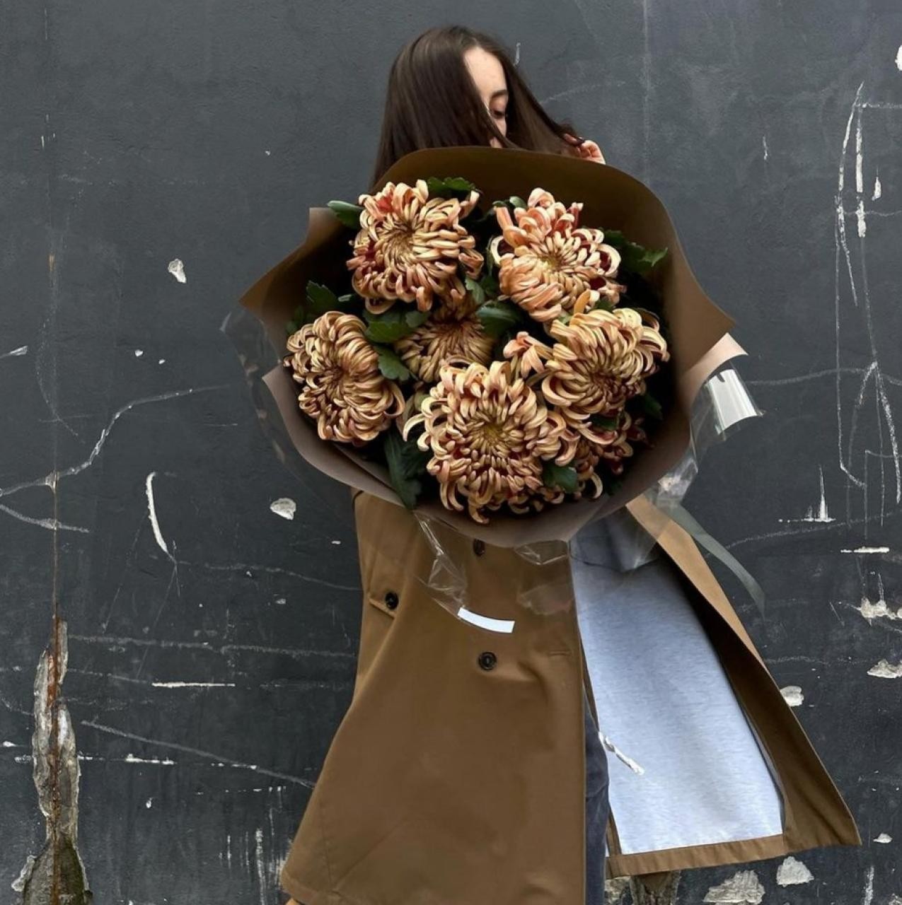 دانلود آهنگ وسط حرف زدن با رفیقام تنگ میشه واسه تو یهو دلم شایان یو 