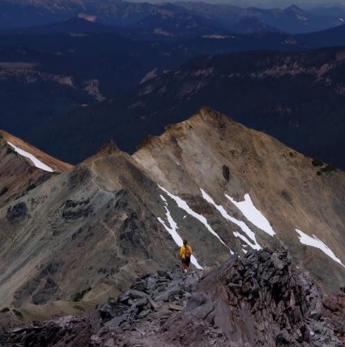 دانلود آهنگ هی هی عملی درو گیتارتو میکنیم ما ته کش رو  عاریوژ