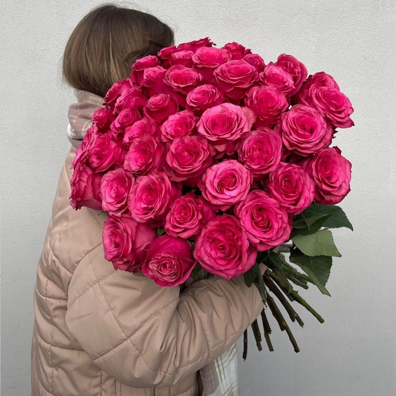 دانلود آهنگ تو مسیر بادمو دستام میزنه سوز هر شب و هر روز مسین