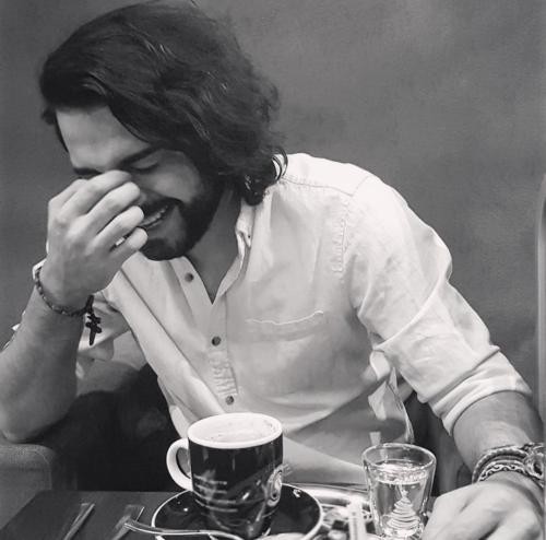 دانلود آهنگ فعلا صادق