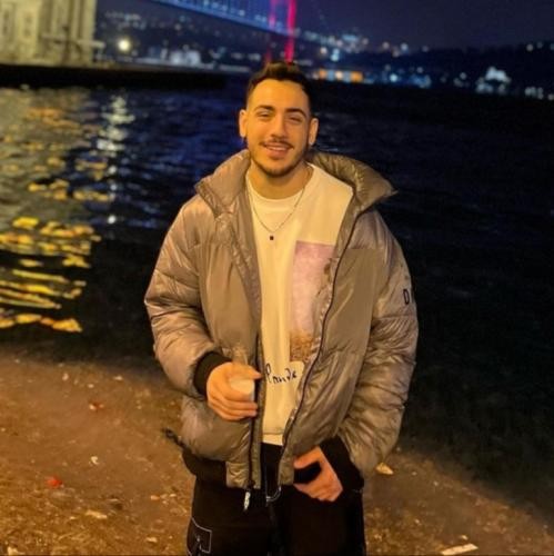 دانلود آهنگ ببین چقدر چفتم با بدنت ببین چقدر خوب بود پا قدمت کیاوش