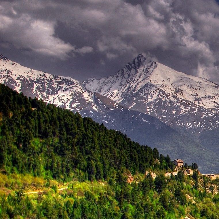 دانلود آهنگ هرموقع غمگین شدی خودمو بغل کن امیر تتلو