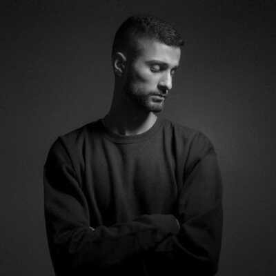 دانلود آهنگ تا یه نخ سیگار میکشم حکم یکیمون میاد سجادی