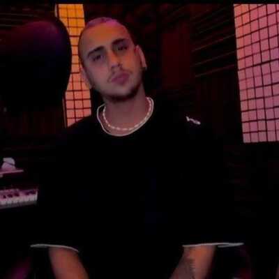 دانلود آهنگ ولی بازم کم نیاوردم خودمو ساختم از اول شایان یو